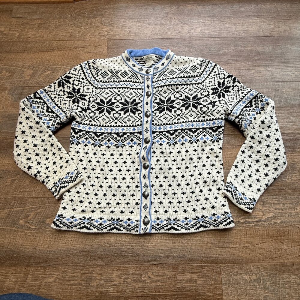 Women's LL Bean Nordic fair isle Sz Small snowflake sweater metal button Cotton